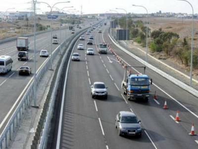 Πέτρες σε όχημα οπαδών του ΠΑΟΚ στην Εθνική