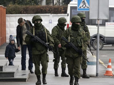 «Άγνωστες ριζοσπαστικές δυνάμεις θα επιχειρήσουν επέμβαση στην Κριμαία»