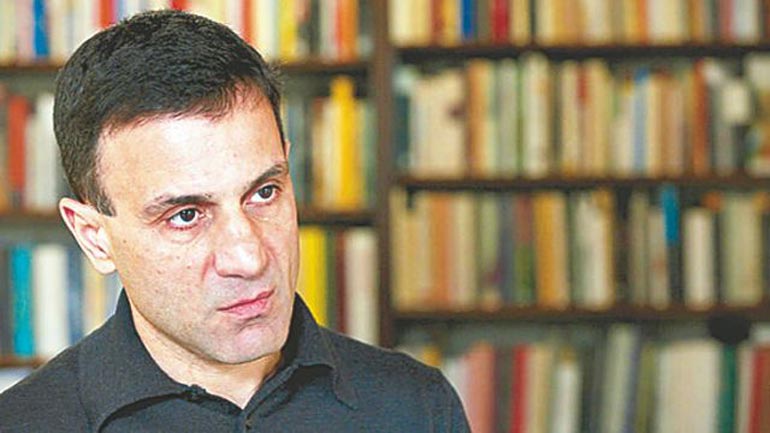 Ο Λαπαβίτσας επιμένει και σε συνέντευξη στη Bild ζητάει «ομαλή έξοδο από το ευρώ»