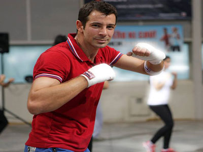 Μεγάλο πάρτι στον Κορυδαλλό που συνδυάζει… Τάε μπό και Ζούμπα!