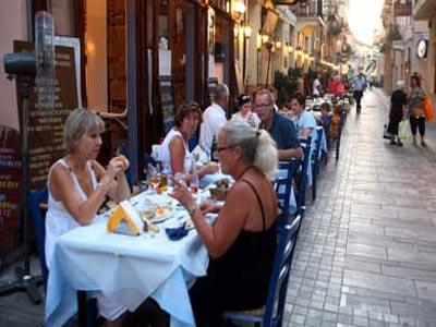 Οι Γερμανοί «επιθύμησαν» την Ελλάδα και την επιλέγουν για τις διακοπές τους