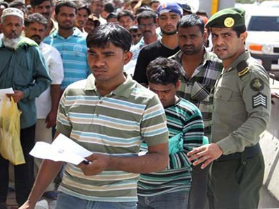 Η Σαουδική Αραβία απελαύνει χιλιάδες μετανάστες για να αντιμετωπίσει την ανεργία