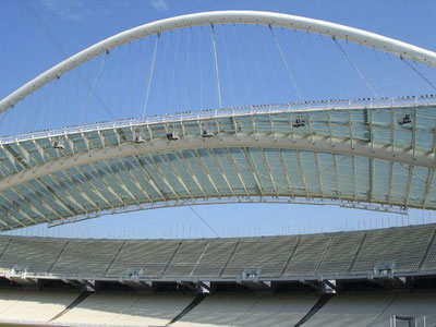 Αυθαίρετο το στέγαστρο του Καλατράβα στο ΟΑΚΑ, σύμφωνα με τον υφυπουργό Πολιτισμού!