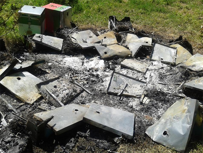 Ότι απέμεινε μετά την πράξη των εμπρηστών