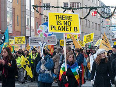 Αγωνία στο κλείσιμο της Διάσκεψης στο Κανκούν