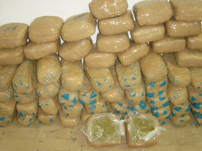 Βρήκαν 95 κιλά κάνναβης κάτω από γέφυρα του Προαστιακού!