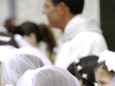 Σοκ στο Κάνσας – 50 χρόνια φυλάκιση σε ιερέα για παιδεραστία