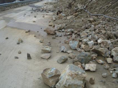 Έκλεισαν δρόμοι από κατολίσθηση στο Καρπενήσι