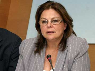 Εκτιμά ότι θα μειωθούν πάνω από  30% οι μισθοί