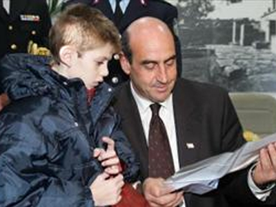 Ζει με τα σκάγια στο σώμα του και ζητεί δικαίωση‏