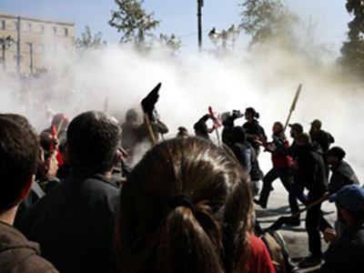 Διερευνώνται τυχόν σχέσεις αστυνομίας – «κουκουλοφόρων»