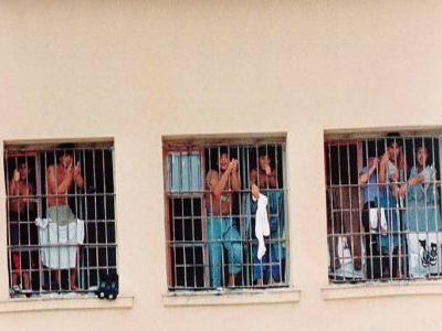 Κάθε μήνα 200 νέοι κρατούμενοι