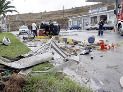 Καρφώθηκε σε βενζινάδικο και γλύτωσε!