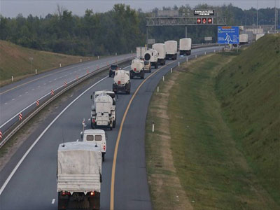 Το ρωσικό κομβόι προσεγγίζει τα σύνορα της Ουκρανίας