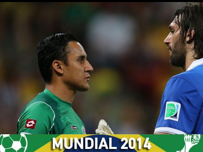 Ο τερματοφύλακας-ήρωας της Κόστα Ρίκα ευχαριστεί τον Θεό…