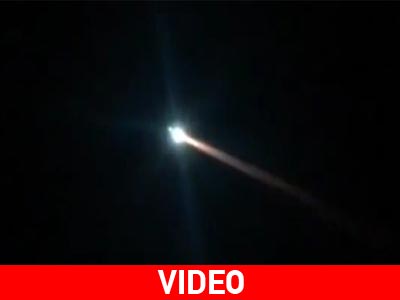 Μετεωρίτης με λευκή ουρά φωτίζει τον ρώσικο ουρανό