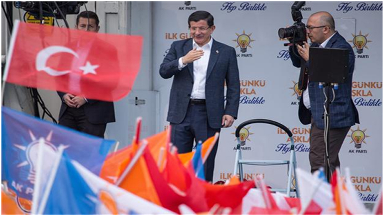 Ο Νταβούτογλου στο ρόλο… «προξενήτρας»!