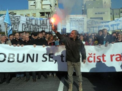 Ογκώδης διαδήλωση (και) στο Μαυροβούνιο για τη λιτότητα