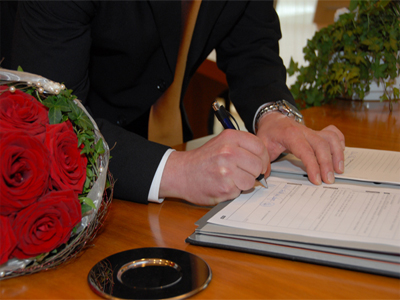 «Στοπ» στους γάμους μεταξύ μη νόμιμων μεταναστών