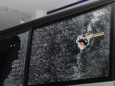 Επίθεση με πέτρες σε πούλμαν με οπαδούς του ΠΑΟΚ