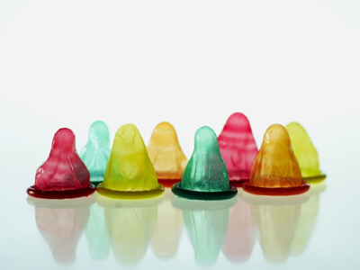 Τα προφυλακτικά είναι πολύ μεγάλα για τους Ινδούς…