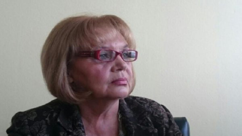 Σέρβα γιατρός θέλει να γίνει άντρας για να… μην βγει στη σύνταξη!