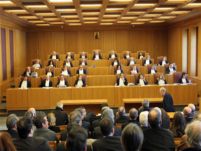 Νόμιμο το κούρεμα στις συντάξεις αλλά η Ολομέλεια του ΣτΕ θα κρίνει οριστικά