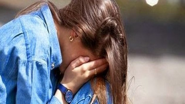 Μαθήτριες ήρθαν στα «χέρια» για τα… μάτια ενός νεαρού