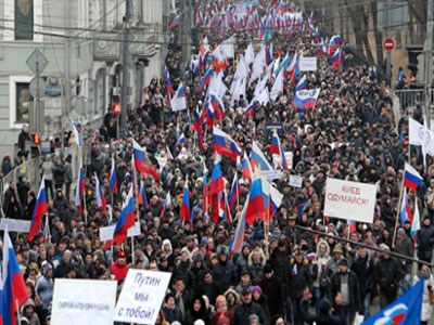 Διαδηλώσεις στη Μόσχα υπέρ και κατά της εισβολής!
