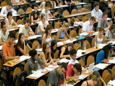 Το σκονάκι και η αντιγραφή είναι της… μόδας, στην Ελλάδα