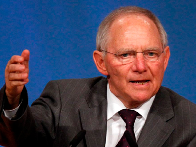 Σόιμπλε: «Να μεταβιβαστούν περισσότερες αρμοδιότητες στις Βρυξέλλες»