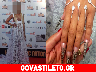 Με ξανθό look και αυτά τα νύχια εμφανίστηκε στα Mad VMA η….