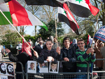 Διαδηλώσεις στο Λονδίνο κατά της αιματοχυσίας στη Συρία