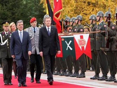 “Οι Τούρκοι της Γερμανίας πρέπει να μαθαίνουν… γερμανικά”