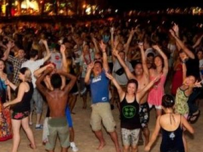 Χανιά: Έφοδος της αστυνομίας και συλλήψεις σε beach party