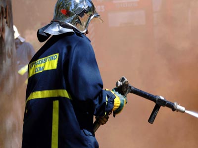 Οι τοξικές απειλές για τη ζωή των πυροσβεστών