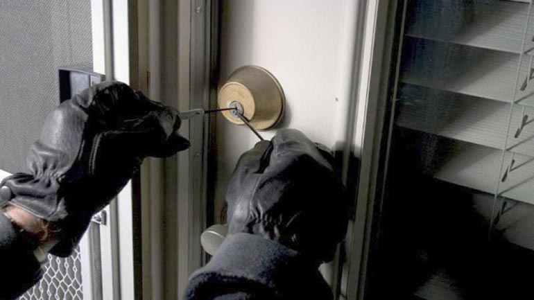 Εξιχνιάστηκε κλοπή σε οικία του Ξυλοκάστρου μετά από σχεδόν έναν χρόνο