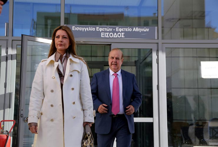 Ο Παύλος Χαϊκάλης και η συνήγορός του Έλενα Τζούλη, μετά την κατάθεσή τους στον εισαγγελέα εφετών
