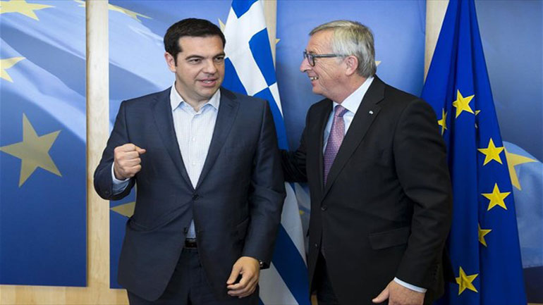 Ο Τσίπρας ζήτησε από τον Γιούνκερ να κρατήσει τις τράπεζες ανοιχτές “για να ψηφίσει απερίσπαστος ο λαός”