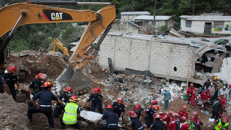 Γουατεμάλα: Θάφτηκε και η ελπίδα – τα συνεργεία διάσωσης ανέστειλαν τις εργασίες τους
