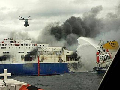 Μετά τα κύματα, αντιμέτωποι και με τη γραφειοκρατία οι φορτηγατζήδες του Norman Atlantic