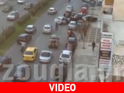 Αναίτια αστυνομική βαρβαρότητα προς οπαδούς του Ολυμπιακού Αναίτια αστυνομική βαρβαρότητα προς οπαδούς του Ολυμπιακού