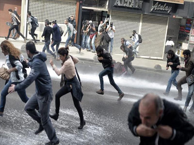 Νεκροί Κούρδοι και στην Τουρκία σε διαδηλώσεις κατά της «απραξίας»