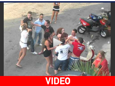 Νέες εικόνες ντροπής με τουρίστες στη Χερσόνησο