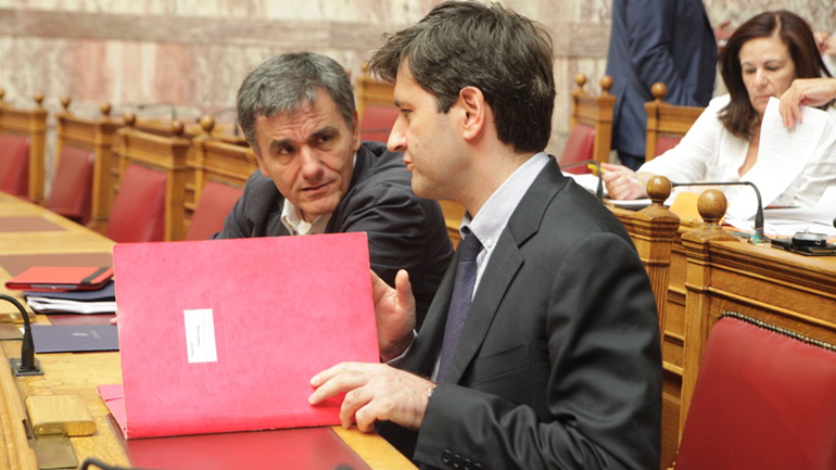 Ηπιότερη ύφεση της ελληνικής οικονομίας το 2015, σύμφωνα με τον Γ. Χουλιαράκη