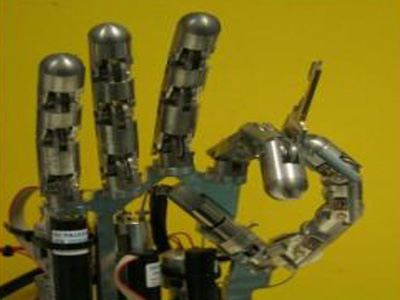 Ρομποτική προσθετική παλάμη με αίσθηση στα μηχανικά δάχτυλα