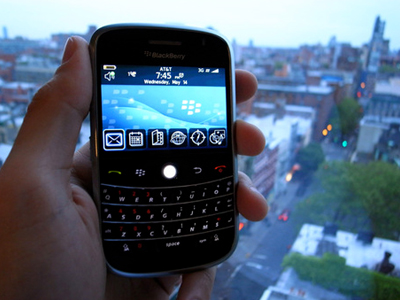 Τα smartphones μας γεμίζουν… ρυτίδες