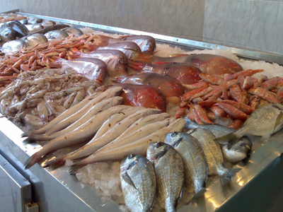 Κατάσχεση ακατάλληλων τροφίμων στον Πειραιά