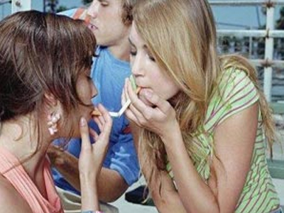 Οι έφηβοι επηρεάζονται από διαφημίσεις τσιγάρων