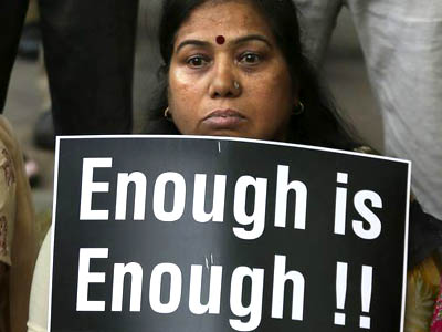 Νέο Δελχί: Και αστυνομικοί ανάμεσα στους βιαστές